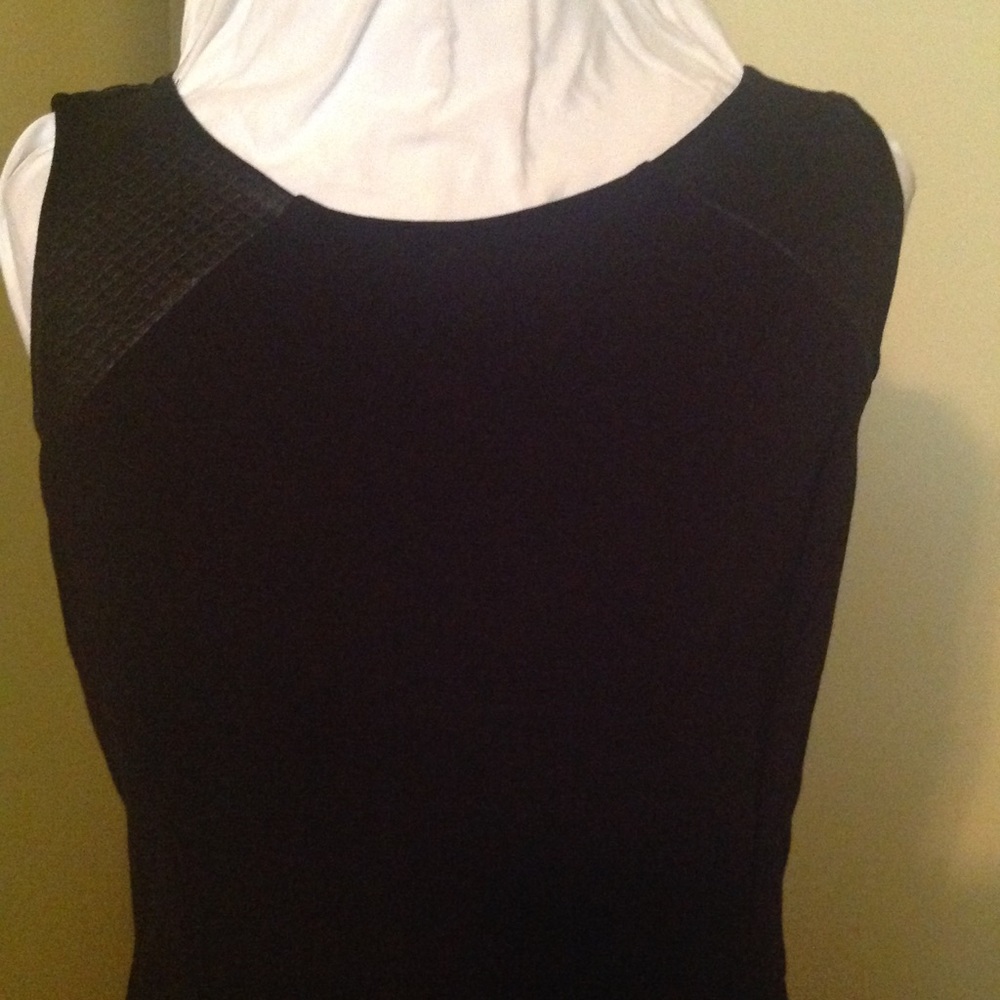 DKNY Sleeveless Dress, Size 4 - Picture 3 of 6